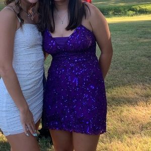 SHERRI HILL SHORT BEADED DRESS 53917
(the fabric around the neck can be removed)